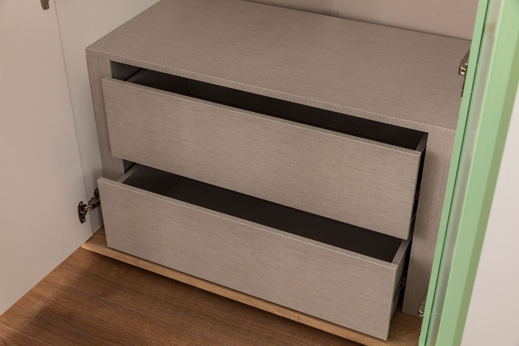 Lund 3 Kapılı Gardırop Lund 3 Kapılı Gardırop