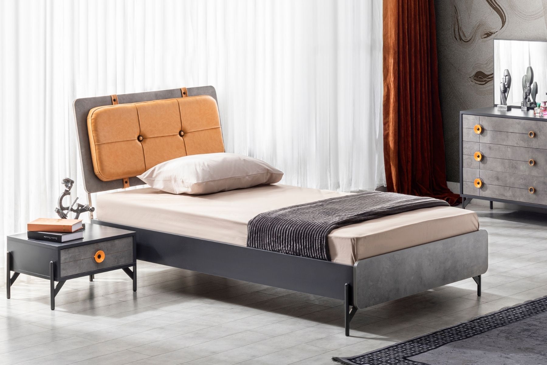 Johnny Karyola Johnny Karyola