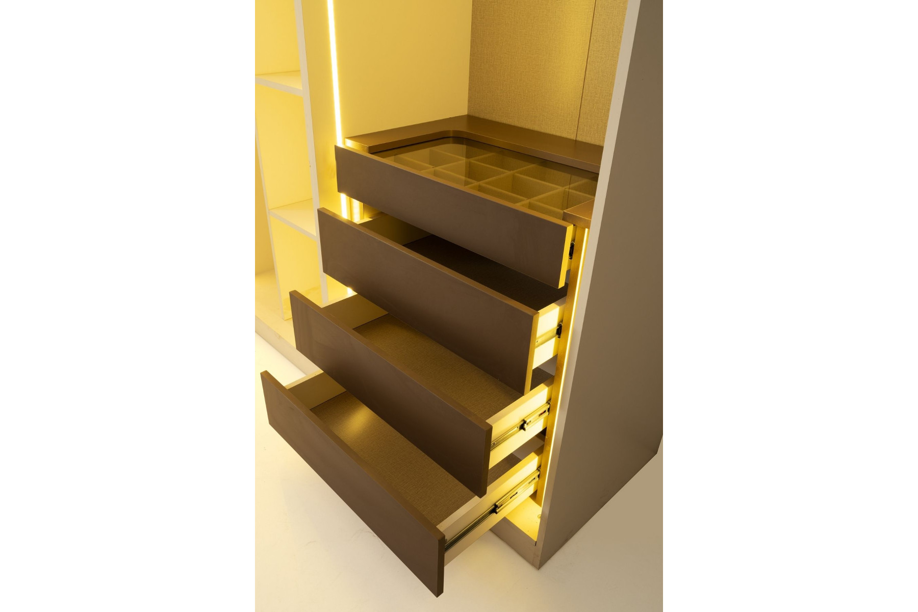 Luvre 6 Kapılı Reflekte Camlı Gardırop 