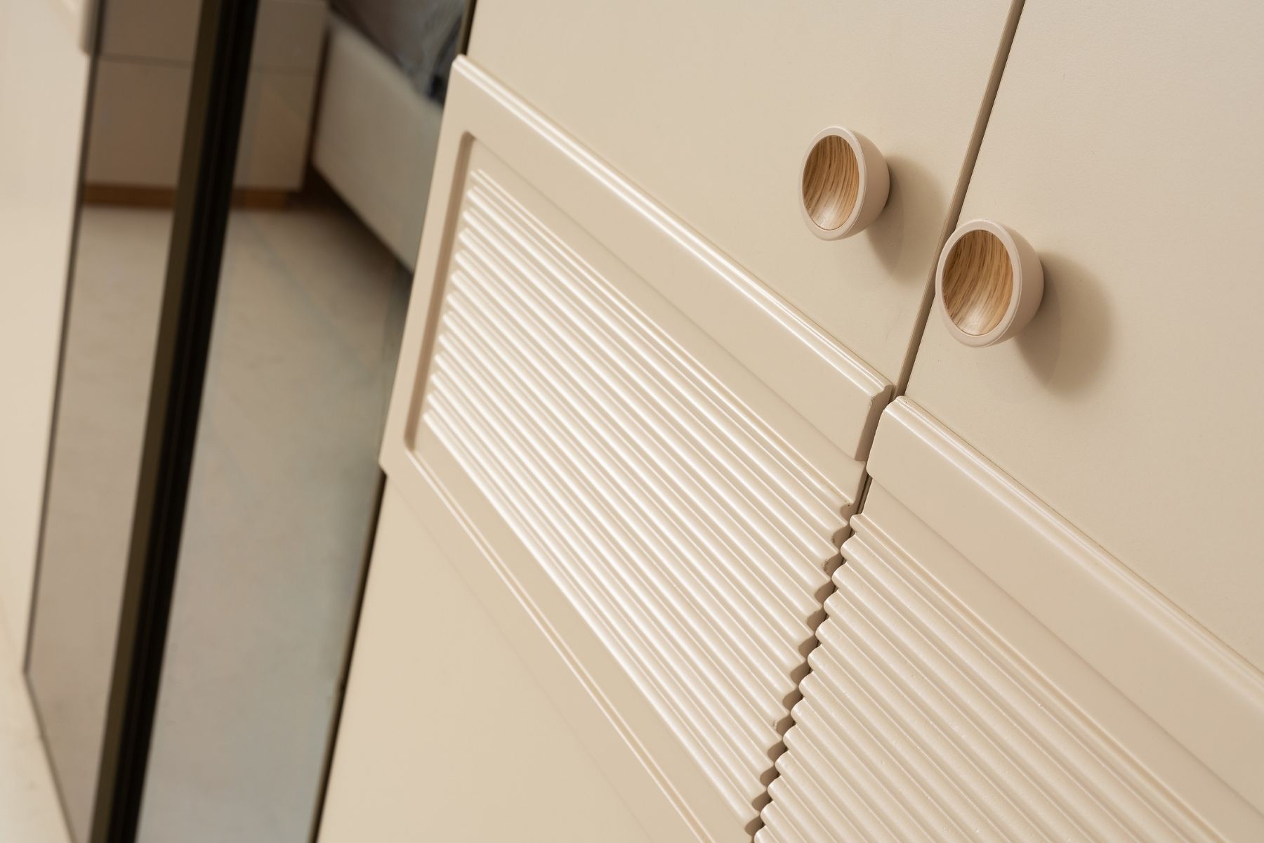 Lanis 6 Kapılı Reflekte Camlı Gardırop 