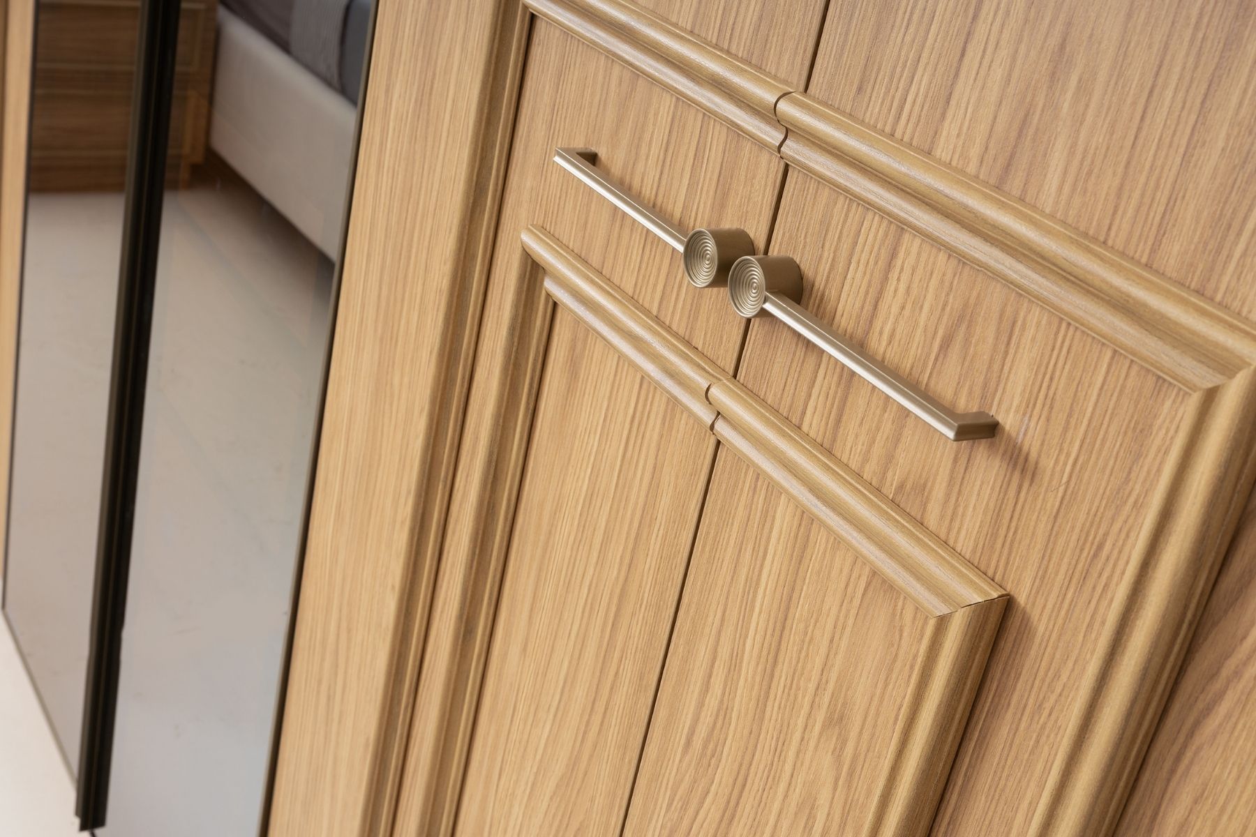 Katre 6 Kapılı Reflekte Camlı Gardırop 