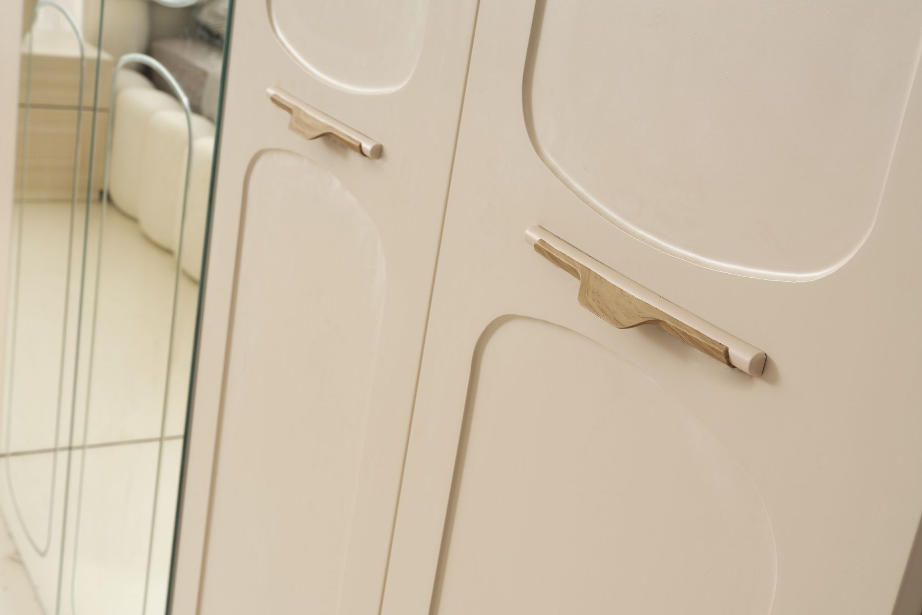 Ravon 6 Kapılı Aynalı Gardırop 