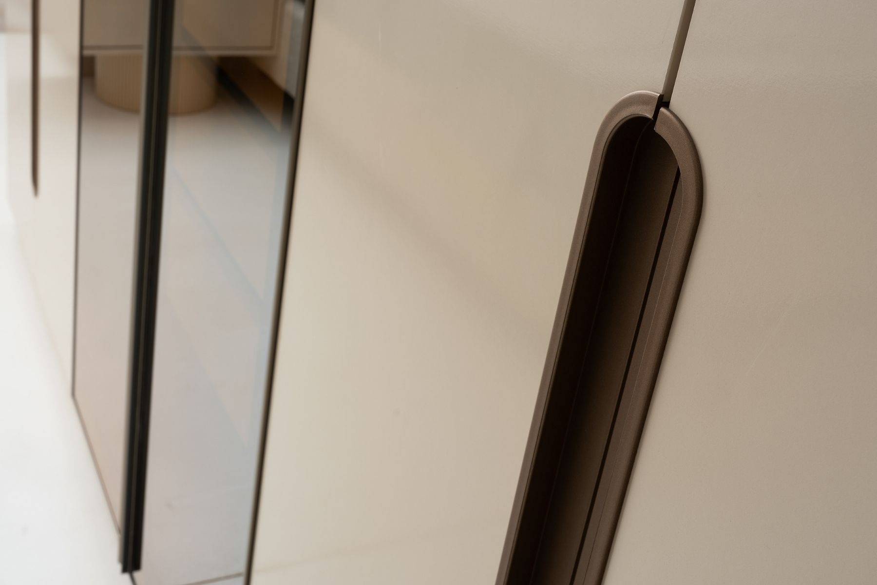 Visse 6 Kapılı Gardırop 