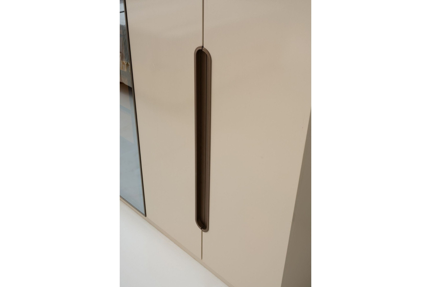 Visse 6 Kapılı Gardırop 