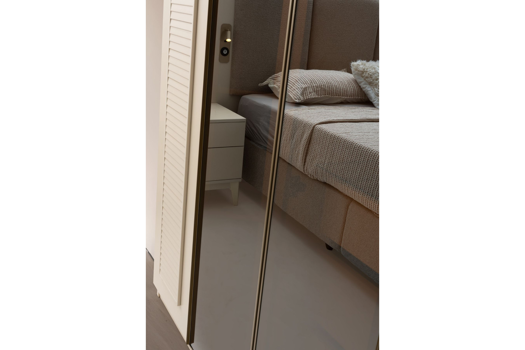 Artes 6 Kapılı Gardırop 