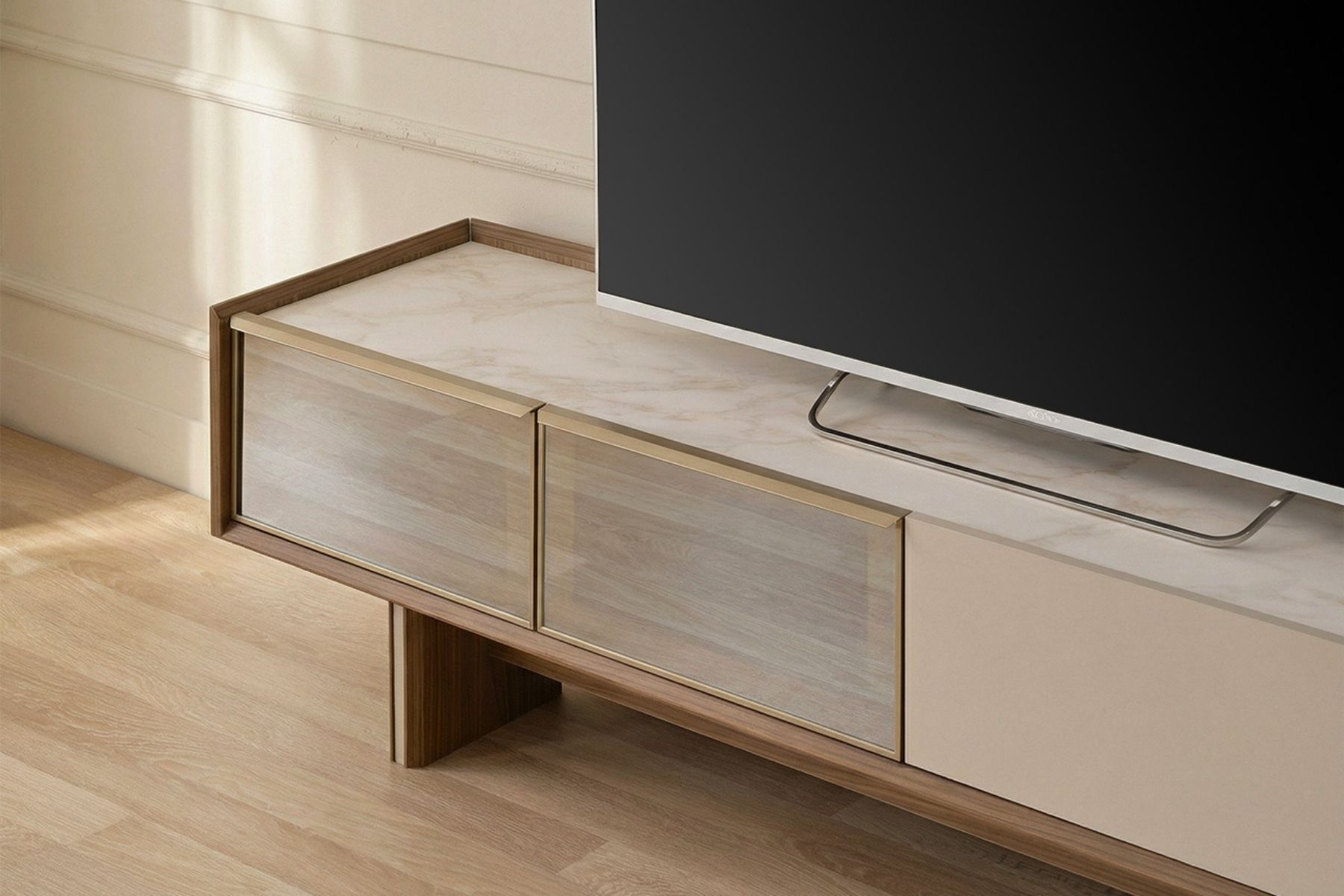 Vanta Reflekte Camlı Tv Ünitesi 